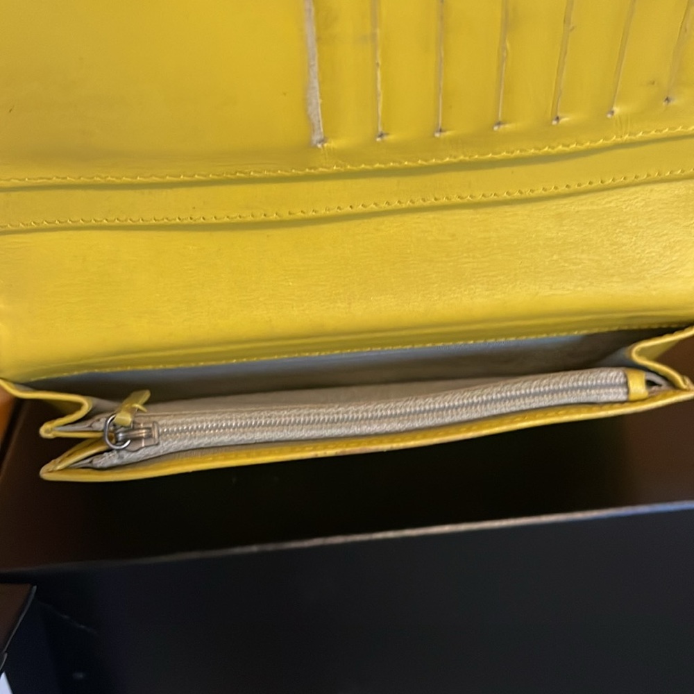 Chanel Wallet - Picture 11 of 16